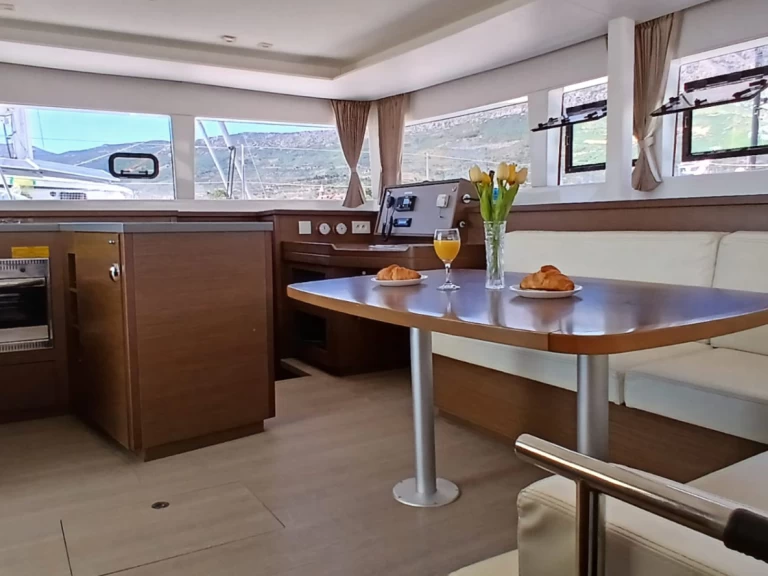 Pronájem lodi Kaštela lákavé ceny Lagoon 450 Sport Top