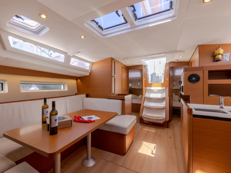 Pronájem lodi Jeanneau Sun Odyssey 490 v Piso Livadi na Samboatu
