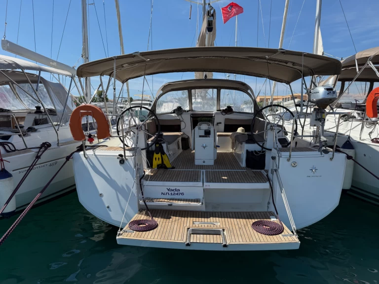 Pronajmout si Jeanneau Sun Odyssey 490 v Lefkáda