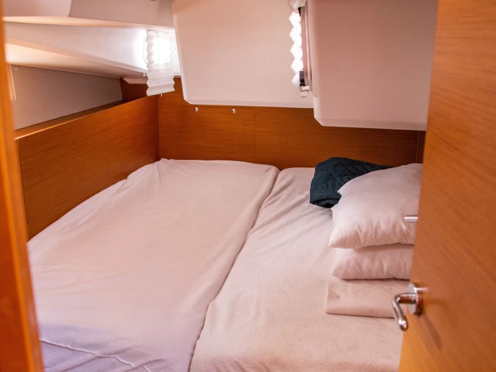 Pronajmout Plachetnice se skipperem či ne Jeanneau v Benítses