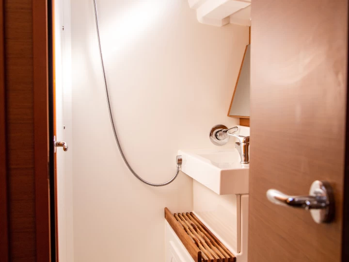 Pronájem Plachetnice Jeanneau s licencí