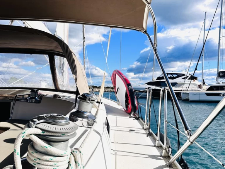 Bavaria Cruiser 55 jednotlivci a charterové společnosti v Split