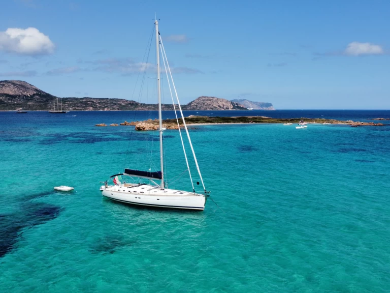 Pronájem lodi Bénéteau Oceanis 523 Clipper v Golfo Aranci na Samboatu