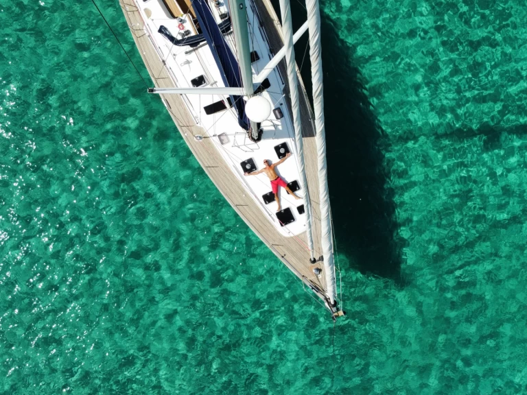 Pronajmout Plachetnice se skipperem či ne Bénéteau v Golfo Aranci