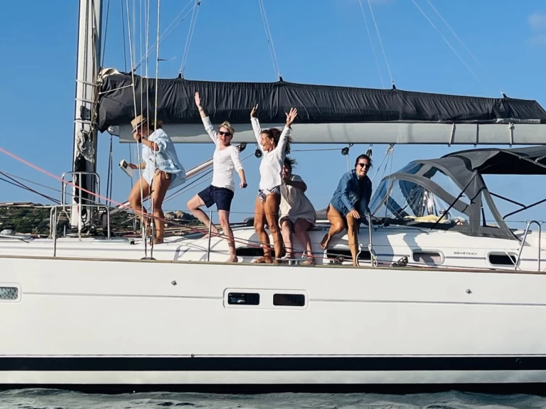 Pronájem lodi Bénéteau Oceanis 523 Clipper v Golfo Aranci na Samboatu