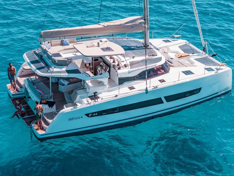 Pronajmout Katamarán se skipperem či ne Fountaine Pajot v Taranto