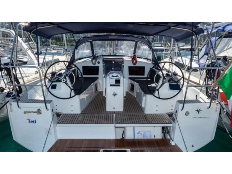 Pronájem lodi Jeanneau Sun Odyssey 410[G] v Vibo Marina na Samboatu