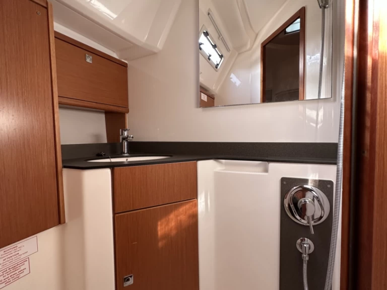 Pronajmout si Bavaria Cruiser 46 v Drage