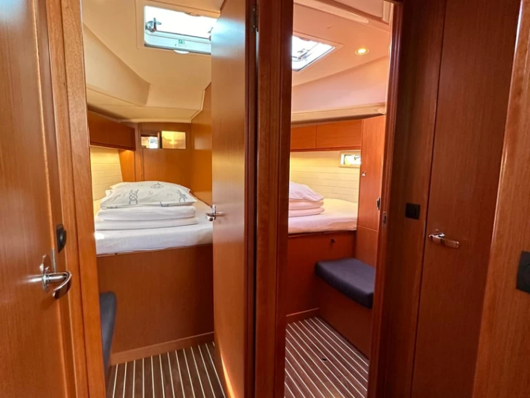 Pronajmout Plachetnice se skipperem či ne Bavaria v Sukošan