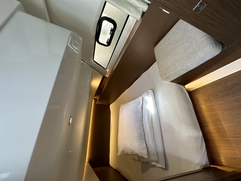 Pronájem lodi Drage lákavé ceny Merry Fisher 1095 Fly