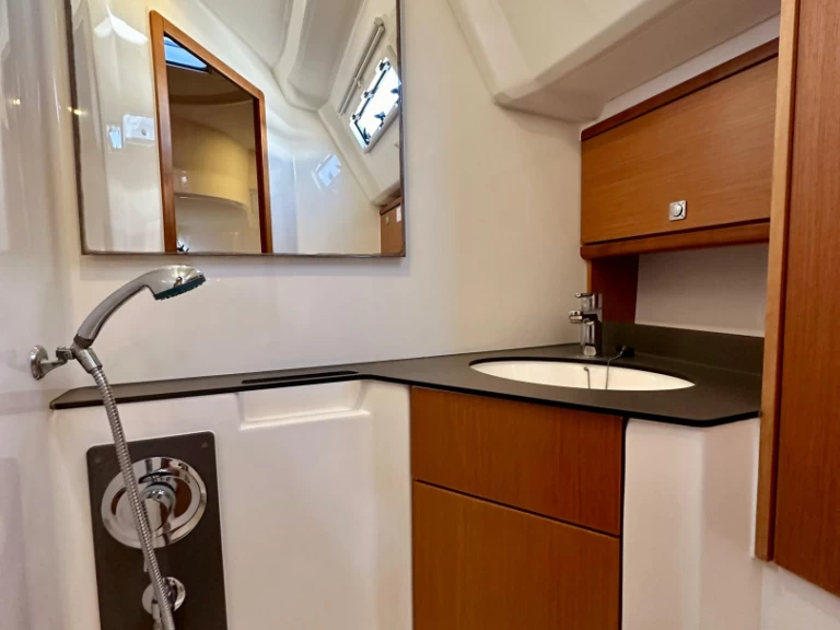 Pronájem lodi Sukošan lákavé ceny Cruiser 46