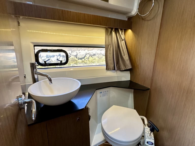 Motorová loď k pronájmu v Drage za nejlepší cenu