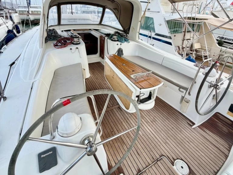 Pronájem Plachetnice Bénéteau s licencí