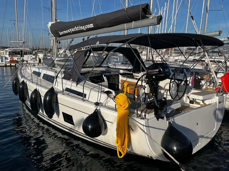 Hanse Hanse 418 jednotlivci a charterové společnosti v Lavrio
