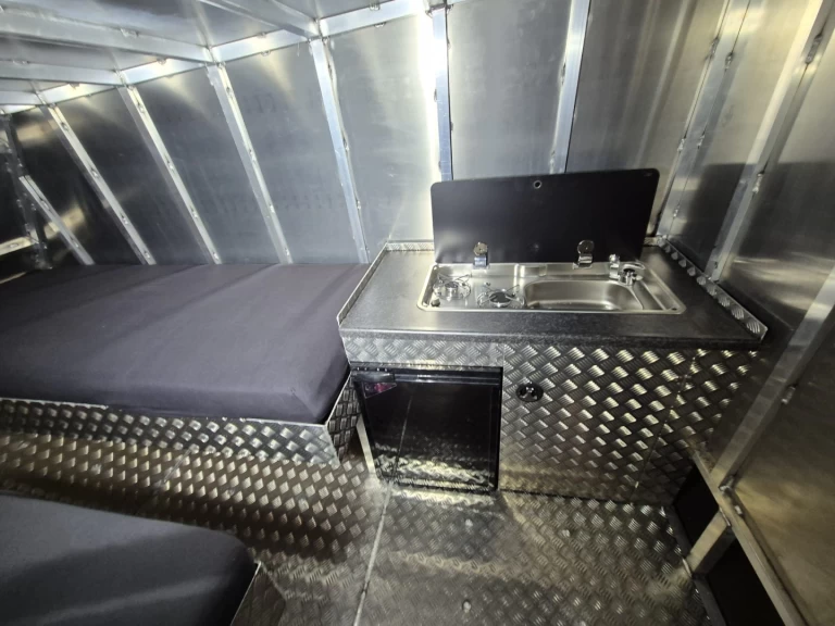 Pronájem jachty v Caix -ARYNBOAT 530E na Samboatu