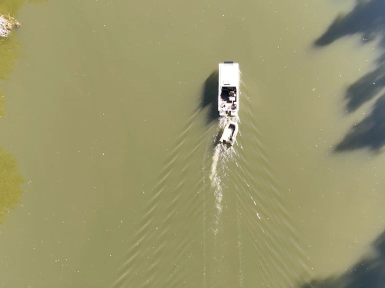 Pronájem lodi Caix lákavé ceny 530E