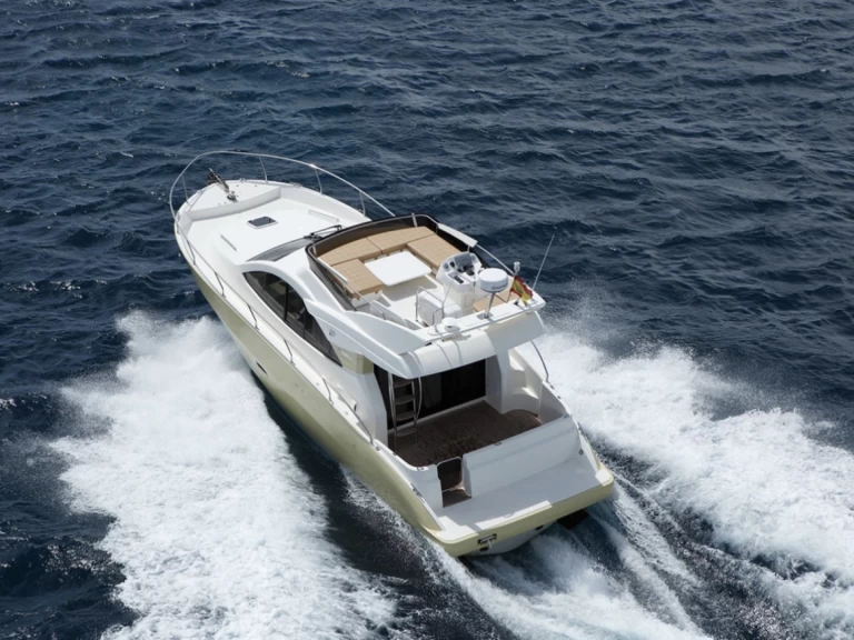 Pronajmout si Faeton F-360 Fly v Španělsko