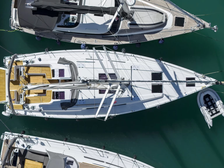 Plachetnice k pronájmu v Komolac za nejlepší cenu