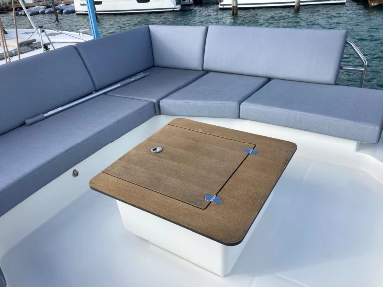 Pronajmout Katamarán se skipperem či ne Fountaine Pajot v Frenchtown
