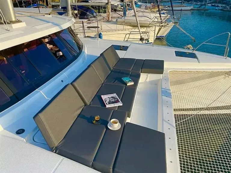 Fountaine Pajot Astrea 42 jednotlivci a charterové společnosti v Primošten 