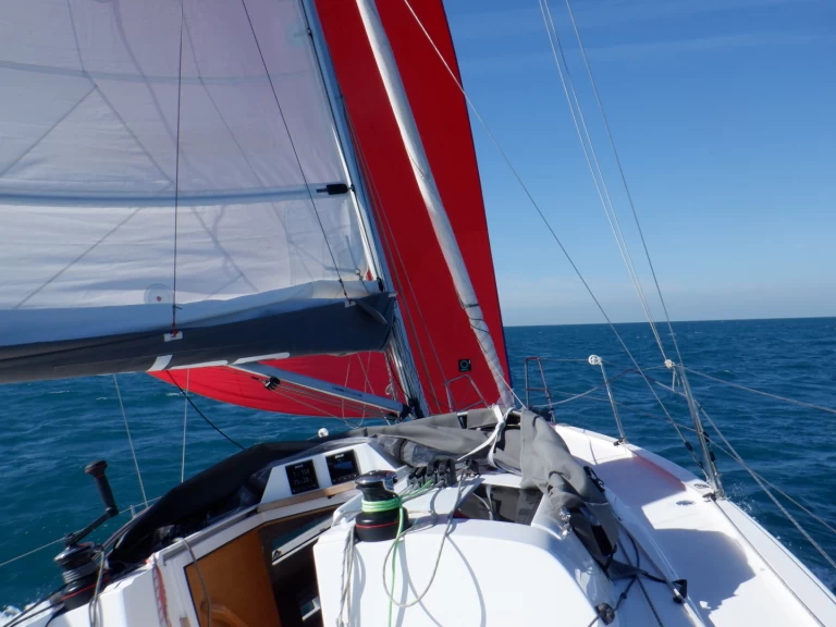 Pronájem lodi Elan E3 v Porto Antico di Genova na Samboatu