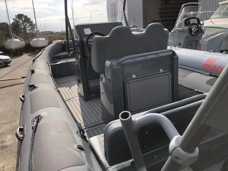 Highfield Patrol 660 jednotlivci a charterové společnosti v Port-Haliguen