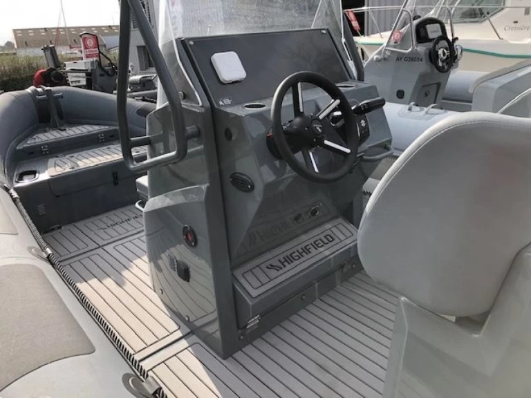 Pronajmout si Highfield Patrol 660 v Port-Haliguen