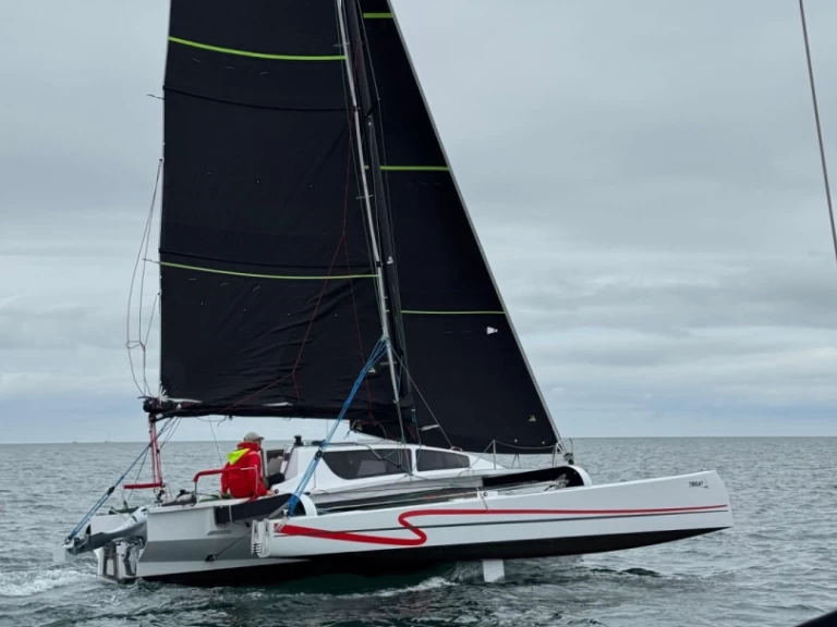 Tricat TRICAT 8.50 jednotlivci a charterové společnosti v La Trinité-sur-Mer