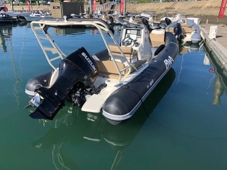 Pronajmout Polotuhá loď se skipperem či ne Bwa v La Trinité-sur-Mer