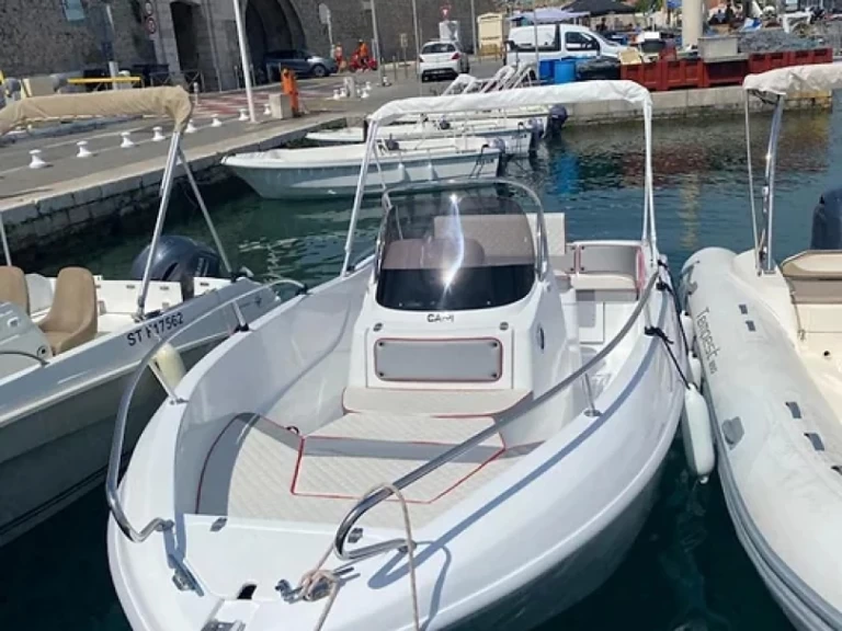 Selva Open Line D 5.7 jednotlivci a charterové společnosti v Antibes
