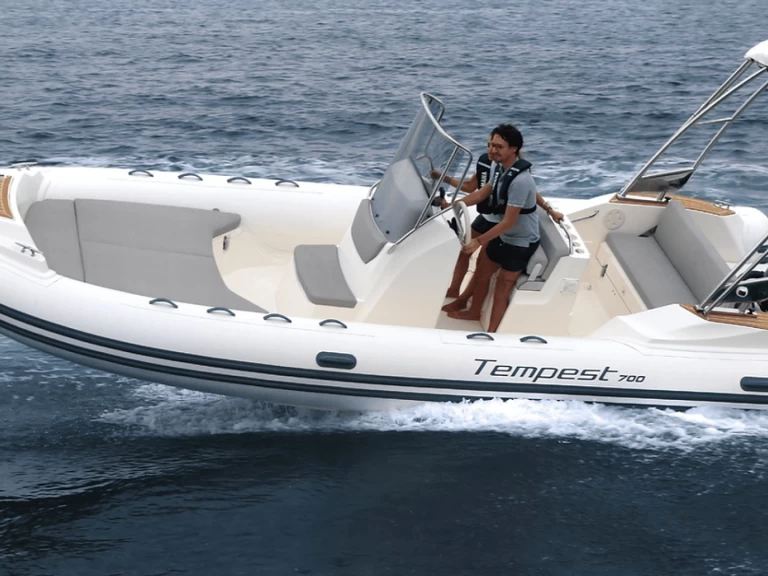 Pronájem lodi Capelli Tempest 700 v Antibes na Samboatu