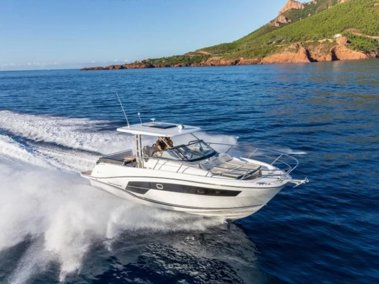 Pronájem lodi La Trinité-sur-Mer lákavé ceny Cap Camarat 10.5 WA série 2