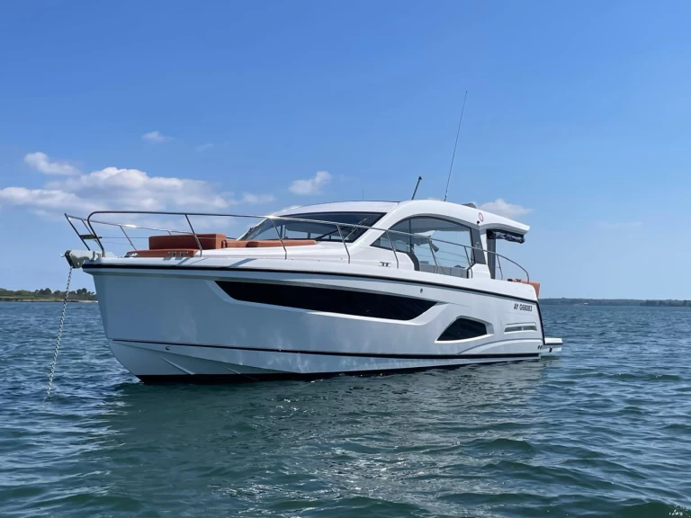 Pronájem lodi Sealine Sealine C390 v La Trinité-sur-Mer na Samboatu