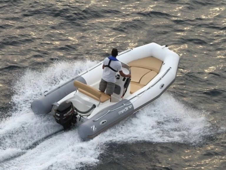 Pronájem lodi Zodiac Medline 500 v La Trinité-sur-Mer na Samboatu