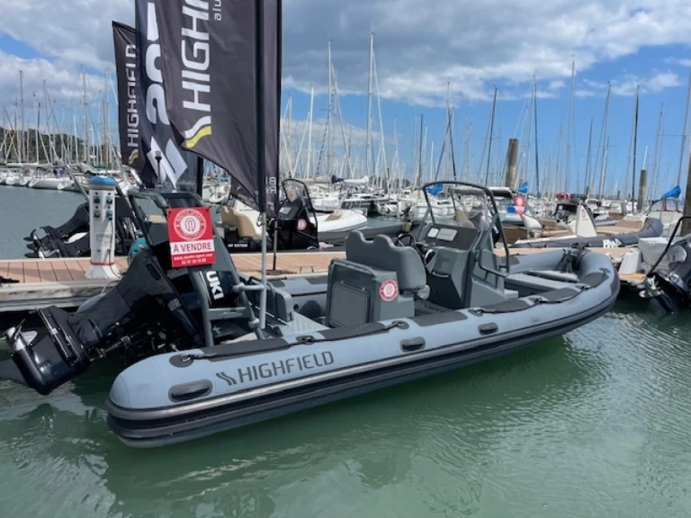 Pronájem lodi Highfield Patrol 660 v La Trinité-sur-Mer na Samboatu