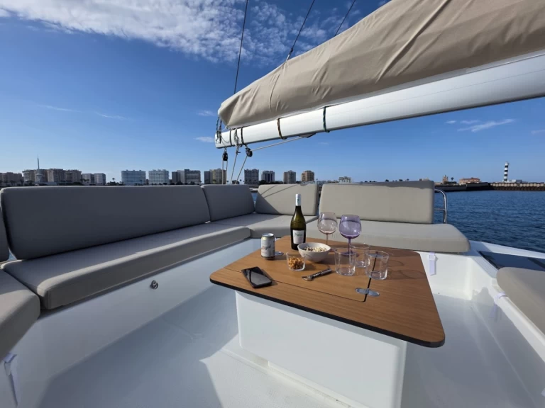 Pronájem Katamarán Fountaine Pajot s licencí