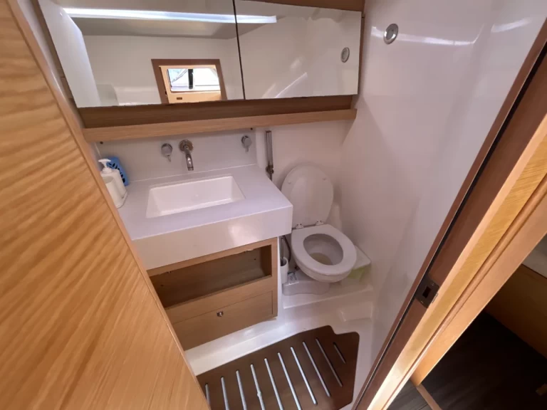 Pronajmout si Dufour Dufour 470 v Olbia