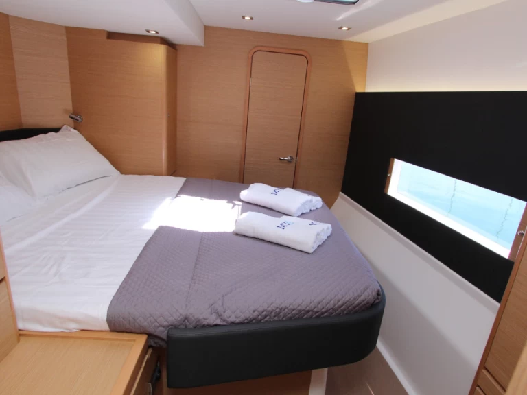 Katamarán k pronájmu v Salerno za nejlepší cenu