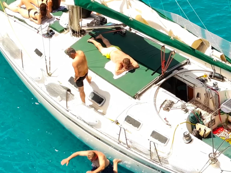 Bénéteau First 45 F5 jednotlivci a charterové společnosti v Rhodos