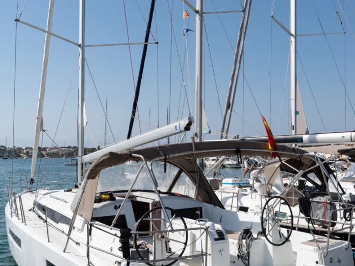 Pronajmout si Jeanneau Sun Odyssey 440 v Palma de Mallorca