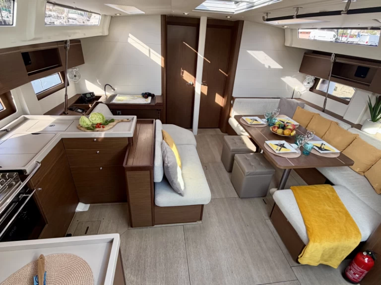 Pronájem Plachetnice Bénéteau s licencí