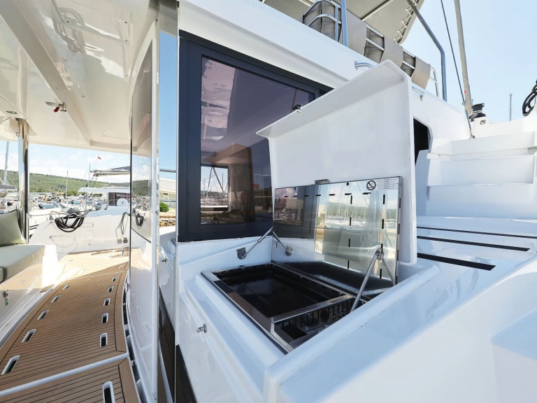 Pronájem Katamarán Bali s licencí