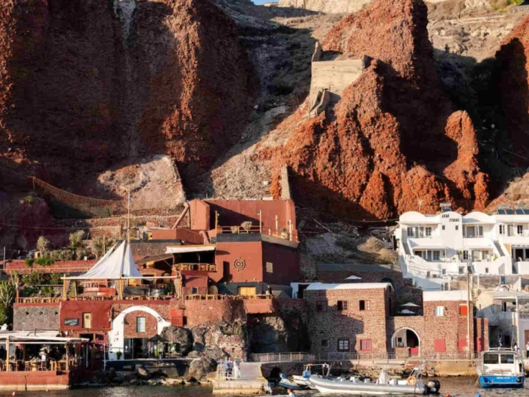 Pronajmout Jachta se skipperem či ne Targa v Santorini Port