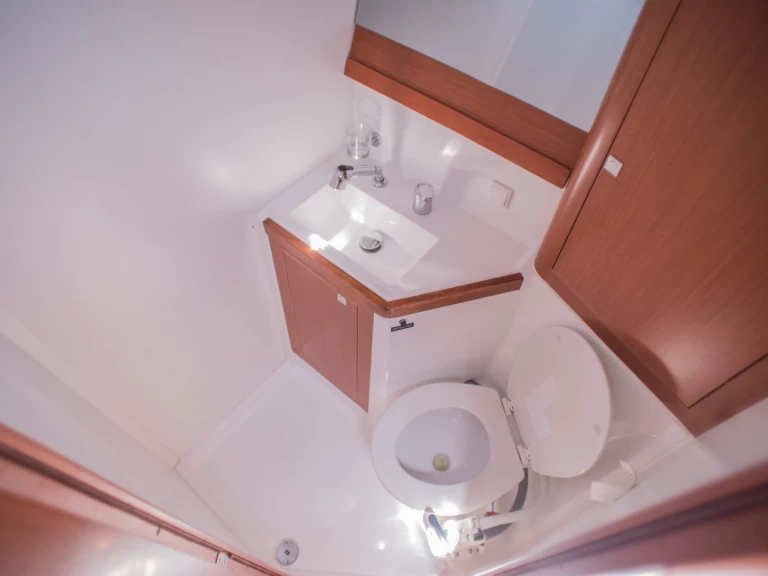 Pronajmout si Bénéteau Oceanis 48 v Ávdira