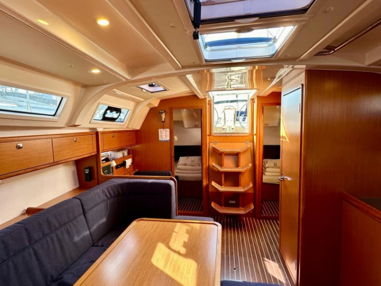 Pronajmout Plachetnice se skipperem či ne Bavaria v Sukošan