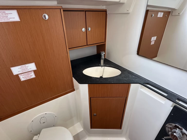 Pronajmout Plachetnice se skipperem či ne Bavaria v Sukošan