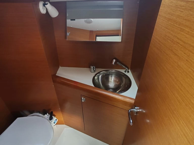 Pronájem jachty v Drage -Jeanneau Sun Odyssey 349 na Samboatu