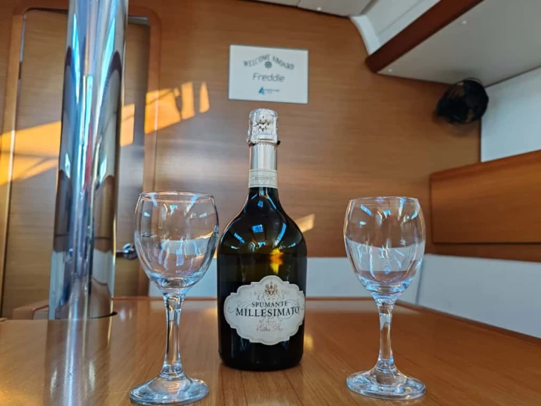 Pronájem lodi Jeanneau Sun Odyssey 389 v Drage na Samboatu