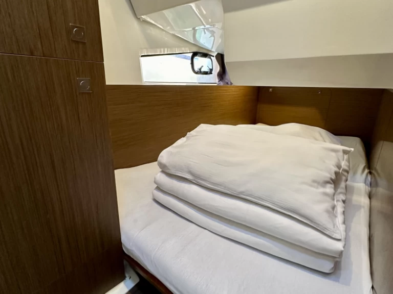 Pronájem Motorová loď v Drage -Jeanneau Merry Fisher 1095 Fly