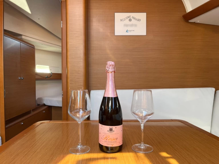 Pronájem lodi Sukošan lákavé ceny Sun Odyssey 419